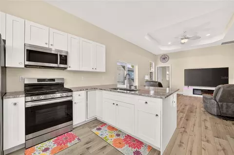 Kitchen - 9664 SE 61st Ter, Belleview, FL 34420 photo 10 of 11