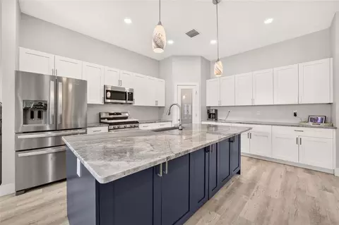 Kitchen - 9664 SE 61st Ter, Belleview, FL 34420 photo 3 of 11