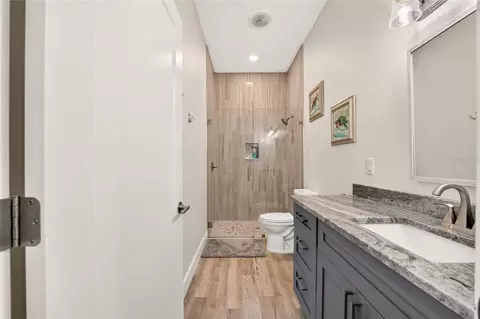 Bath - 9664 SE 61st Ter, Belleview, FL 34420 photo 5 of 9