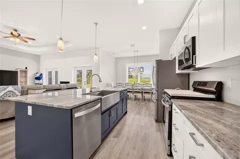Kitchen - 9664 SE 61st Ter, Belleview, FL 34420 photo 5 of 11