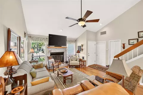 Living - 2331 SE 19th Cir, Ocala, FL 34471 photo 3 of 5