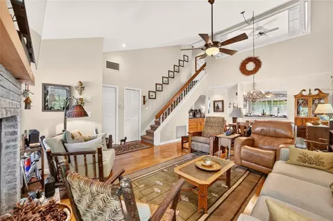 Living - 2331 SE 19th Cir, Ocala, FL 34471 photo 4 of 5