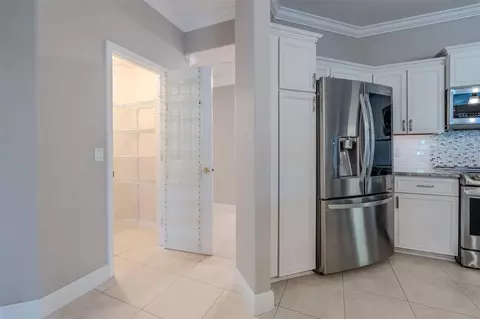 Entry Way - 316 SE 36 Ln, Ocala, FL 34471 photo 4 of 6