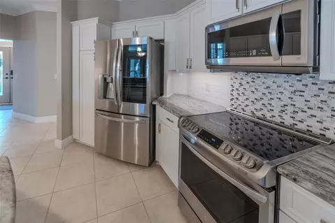 Kitchen - 316 SE 36 Ln, Ocala, FL 34471 photo 6 of 8