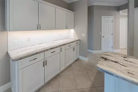 Kitchen - 316 SE 36 Ln, Ocala, FL 34471 photo 7 of 8