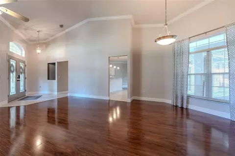 Living - 316 SE 36 Ln, Ocala, FL 34471 photo 5 of 10
