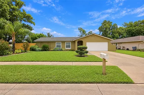 313 Robin Hill Dr, Altamonte Springs, FL 32701