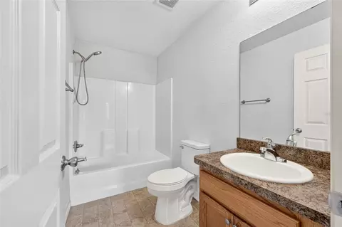 Bath - 213 Oak Ln, Ocala, FL 34472 photo 3 of 3