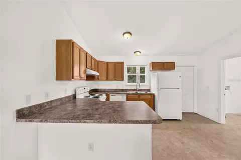 Kitchen - 213 Oak Ln, Ocala, FL 34472 photo 3 of 4