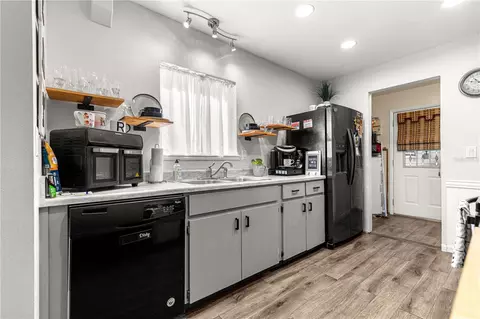 Kitchen - 10041 SW 99th Ter, Ocala, FL 34481 photo 1 of 6