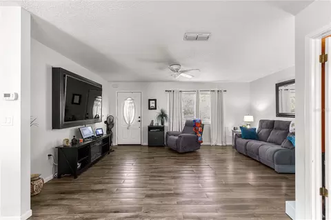 Living - 10041 SW 99th Ter, Ocala, FL 34481 photo 2 of 2