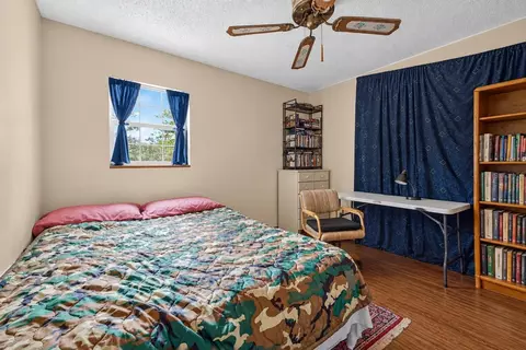 Bedroom - 9391 NE 99th Ave, Bronson, FL 32621 photo 3 of 3