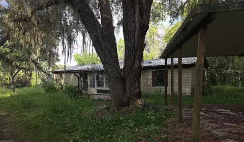 18007 SE 90th St, Ocklawaha, FL 32179