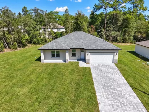 617 W Heronsbill Ln, Citrus Springs, FL 34434