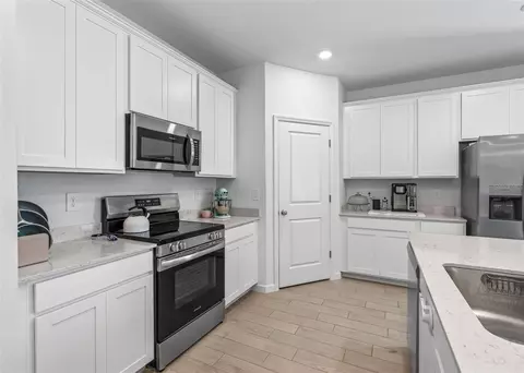 Kitchen - 4677 SW 83rd Loop, Ocala, FL 34476 photo 1 of 5