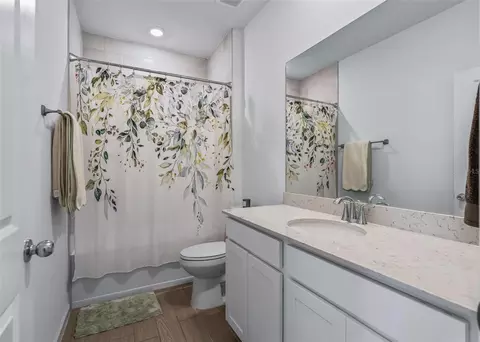 Bath - 4677 SW 83rd Loop, Ocala, FL 34476 photo 2 of 2