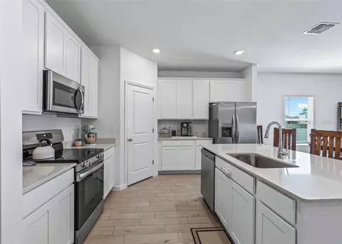Kitchen - 4677 SW 83rd Loop, Ocala, FL 34476 photo 2 of 5