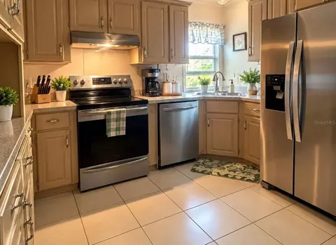 Kitchen - 543 SW 79th Ter, Ocala, FL 34474 photo 1 of 1