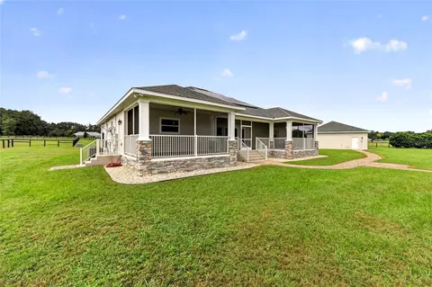 Exterior - 2556 NE 120th St, Anthony, FL 32617 photo 4 of 20