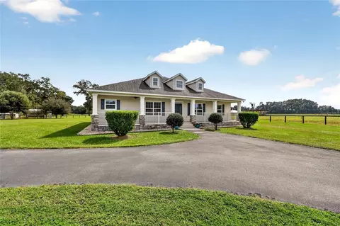 Exterior - 2556 NE 120th St, Anthony, FL 32617 photo 7 of 20