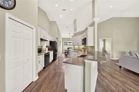Entry Way - 2556 NE 120th St, Anthony, FL 32617 photo 2 of 2