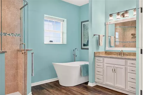 Bath - 2556 NE 120th St, Anthony, FL 32617 photo 2 of 3