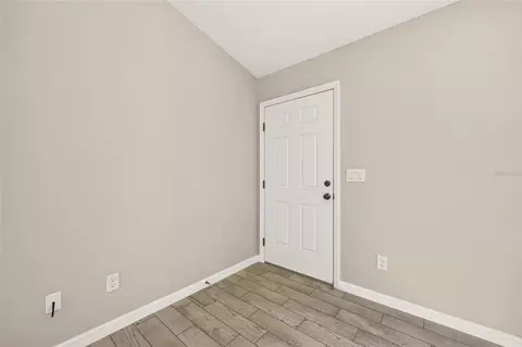 Entry Way - 251 Oak Cir, Ocala, FL 34472 photo 2 of 4