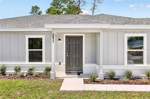 Exterior - 251 Oak Cir, Ocala, FL 34472 photo 6 of 9
