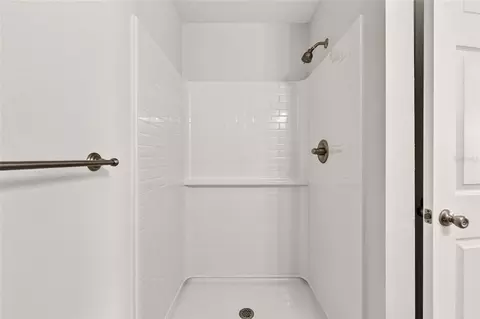 Bath - 251 Oak Cir, Ocala, FL 34472 photo 2 of 3