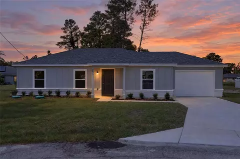 Exterior - 251 Oak Cir, Ocala, FL 34472 photo 4 of 9
