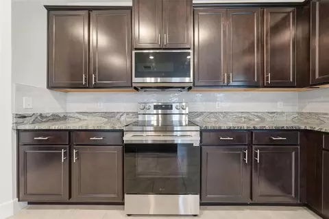 Kitchen - 5839 SW 86th St, Ocala, FL 34476 photo 3 of 4