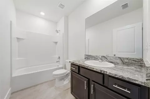 Bath - 5839 SW 86th St, Ocala, FL 34476 photo 6 of 6