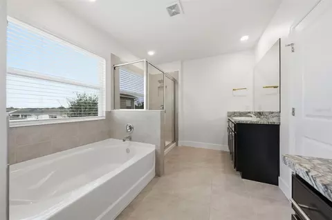 Bath - 5839 SW 86th St, Ocala, FL 34476 photo 3 of 6