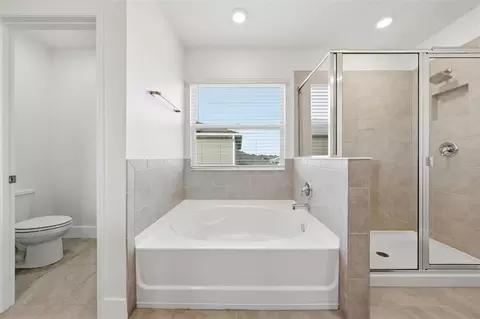 Bath - 5839 SW 86th St, Ocala, FL 34476 photo 2 of 6