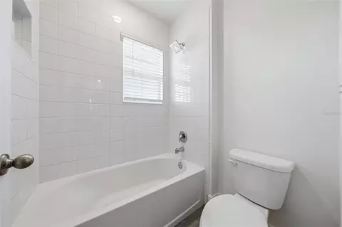 Bath - 5839 SW 86th St, Ocala, FL 34476 photo 5 of 6