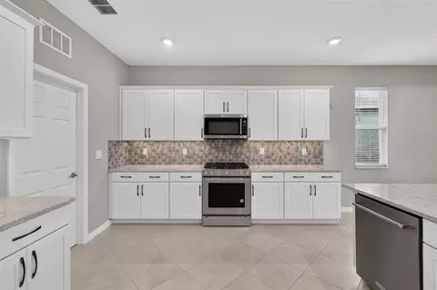 Kitchen - 9012 SW 75th Loop, Ocala, FL 34481 photo 6 of 7