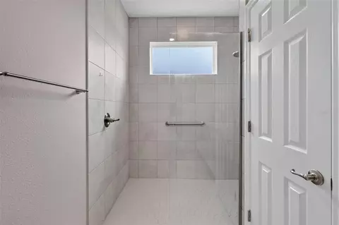 Bath - 9012 SW 75th Loop, Ocala, FL 34481 photo 3 of 5