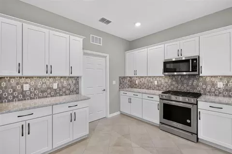 Kitchen - 9012 SW 75th Loop, Ocala, FL 34481 photo 7 of 7