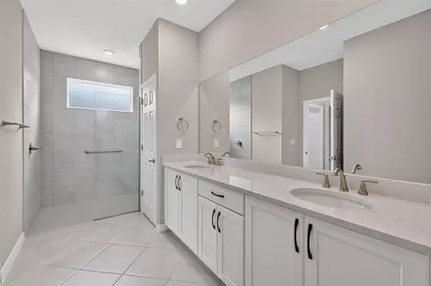 Bath - 9012 SW 75th Loop, Ocala, FL 34481 photo 2 of 5