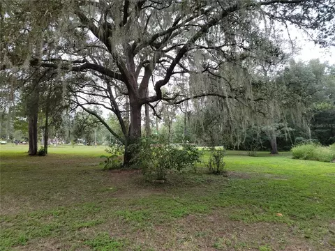Exterior - 12231 NE 64 Pl, Williston, FL 32696 photo 9 of 10