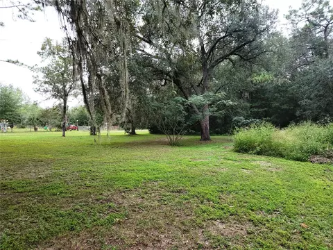 Exterior - 12231 NE 64 Pl, Williston, FL 32696 photo 6 of 10