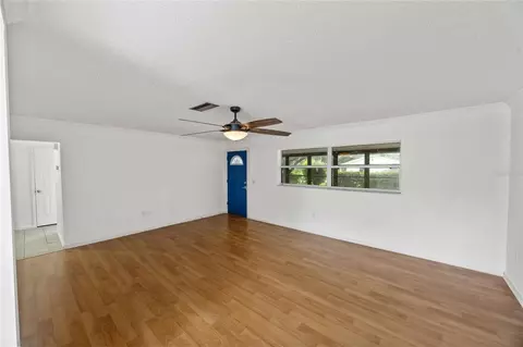 Living - 5149 SE 108th Pl, Belleview, FL 34420 photo 3 of 8