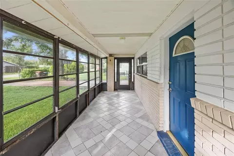 Exterior - 5149 SE 108th Pl, Belleview, FL 34420 photo 3 of 12