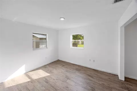 Bedroom - 5149 SE 108th Pl, Belleview, FL 34420 photo 5 of 7