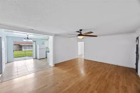 Living - 5149 SE 108th Pl, Belleview, FL 34420 photo 7 of 8