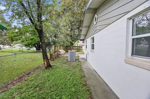 Exterior - 5149 SE 108th Pl, Belleview, FL 34420 photo 10 of 12