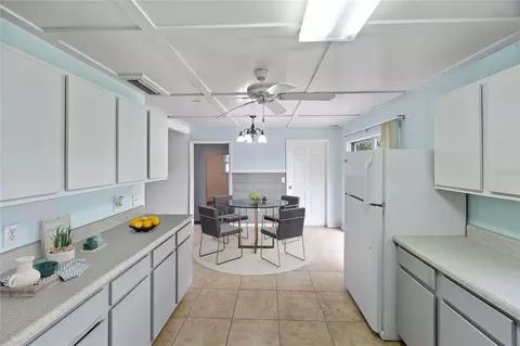 Kitchen - 5149 SE 108th Pl, Belleview, FL 34420 photo 2 of 3