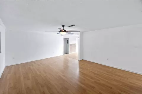 Living - 5149 SE 108th Pl, Belleview, FL 34420 photo 5 of 8