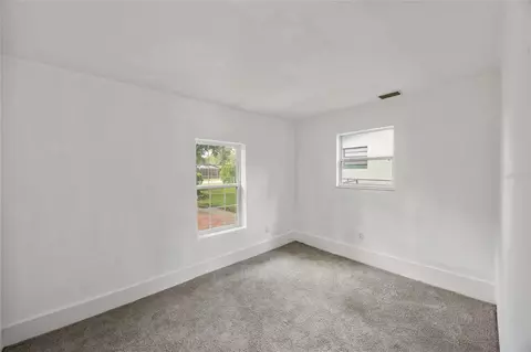Bedroom - 5149 SE 108th Pl, Belleview, FL 34420 photo 6 of 7