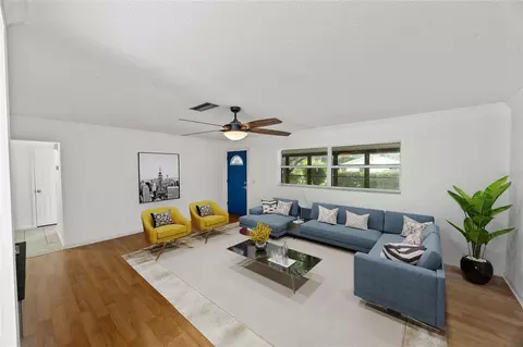 Living - 5149 SE 108th Pl, Belleview, FL 34420 photo 4 of 8